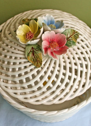 Reticulated Bowl with Lid. Hand Crafted Bowl with Cover Decorated with Flowers. Porcelain Art Dish with Lid. Made in Spain.