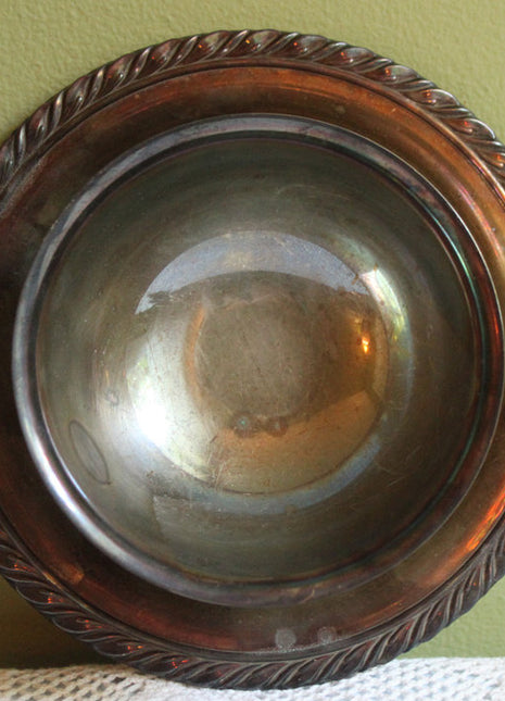 Silver Plated Bowl with Attached Drip Plate. Gravy or Jam Serving Dish by Oneida. Nice Heavy Patina.