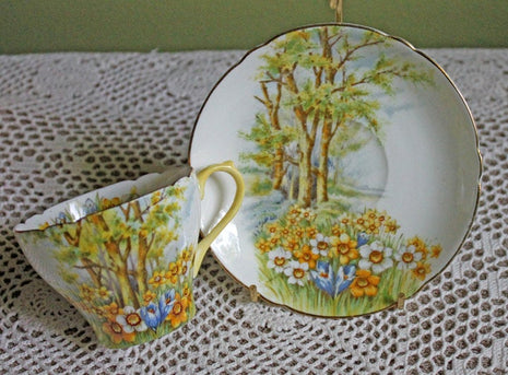 Tea Cup with Saucer by Royal Albert - Daffodil Time Series