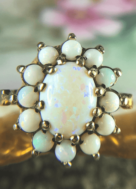 Vintage 10k Gold Cluster Ring with 13 Opal Stones.